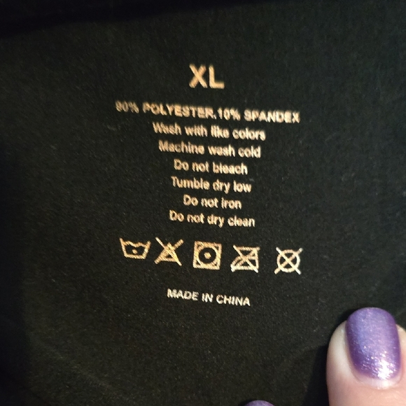 Black Maternity Biker Shorts - Picture 3 of 3